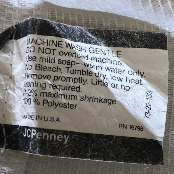 Vintage JC Penny Lace Victorian Curtain 31" wide x 24" long - Picture 3 of 3